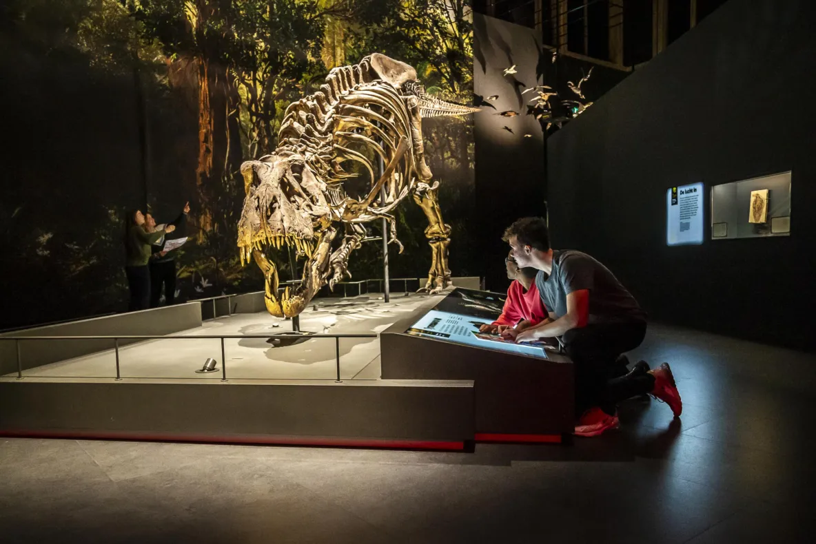 Kinderen bij T. rex Trix